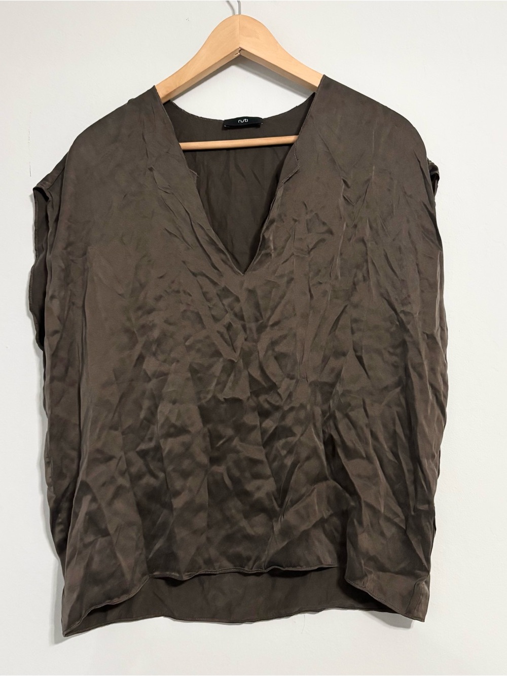 RUTI 100% Silk Olive Green V Neck Flowy Blouse